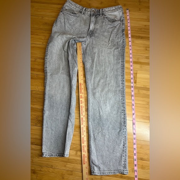 H&M women’s Classic Denim Gray 5-pocket Mid Rise Mom Jeans|Sz:US:6 EU:38 - Picture 9 of 15